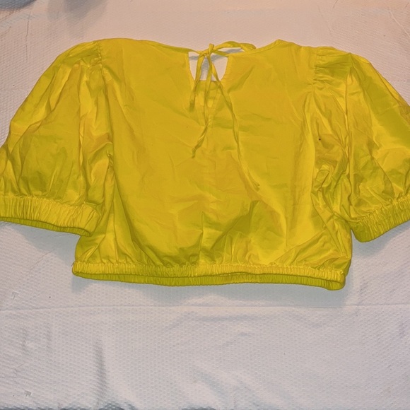 NWT A.N.A Bubble sleeve crop/midi bright yellow size L - Picture 3 of 5